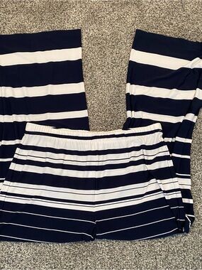 Chicos Navy & White Striped Wide-Leg Pants
Sz 2
